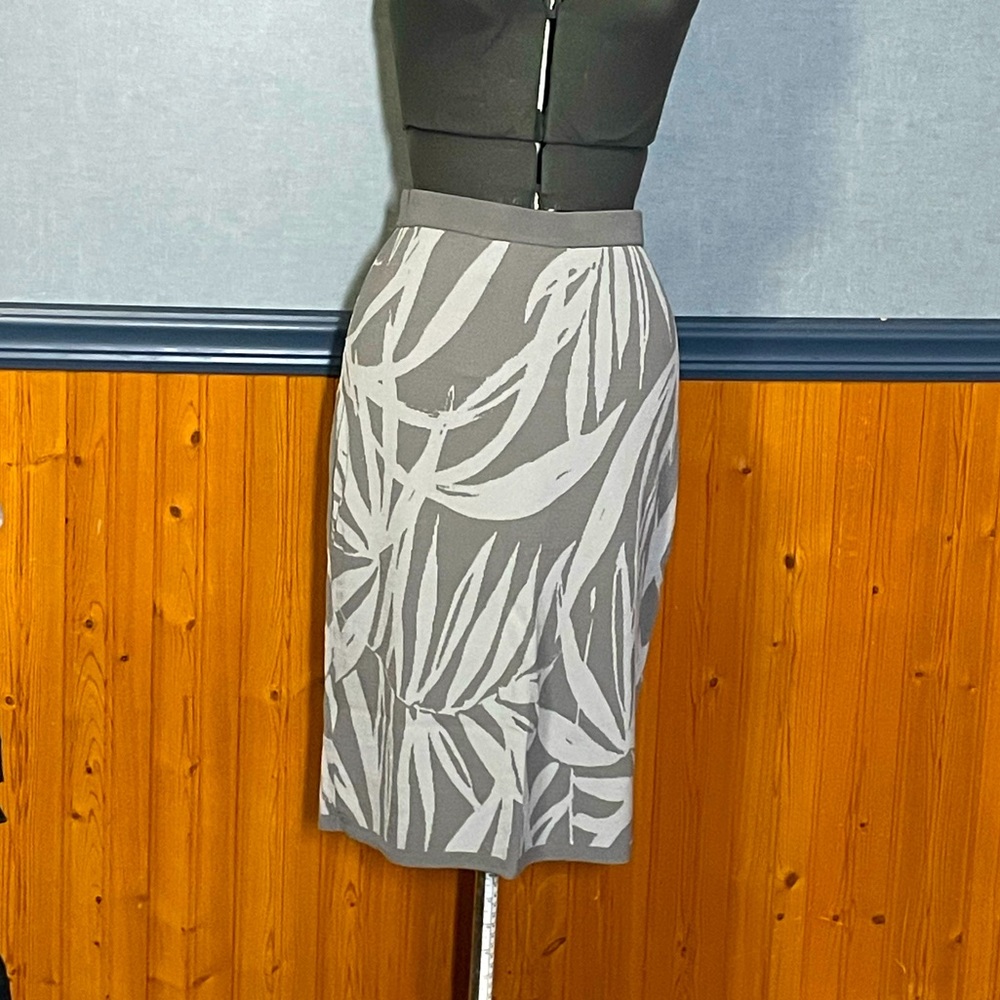 NWT- Tommy Bahama knit skirt